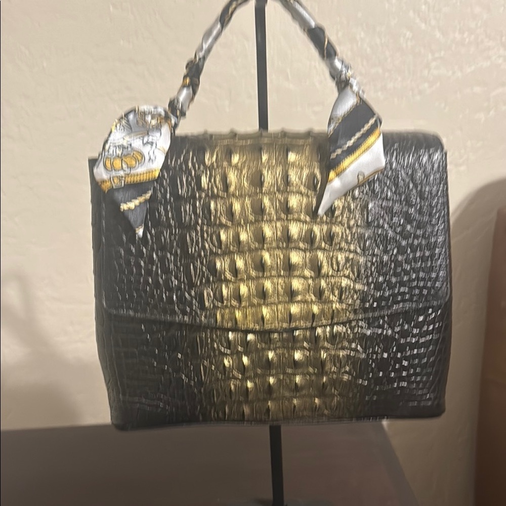 Elegant Black and Gold Croc-Embossed Women's Bag